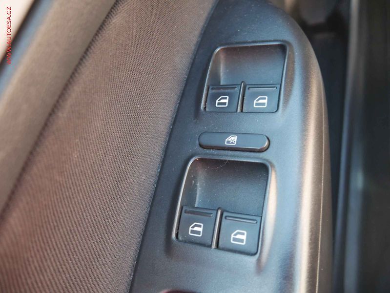 Škoda Octavia (2010) 1.4 TSI, Sport - fotka 12 z 16