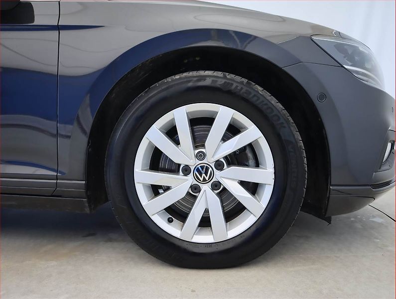 Volkswagen Passat (2021) Business 2.0 TDI, Automat - fotka 15 z 23