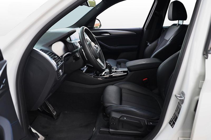 BMW X3 xDrive20d - fotka 9 z 14