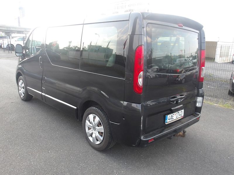 Opel Vivaro 2,0DCi 8 MÍST SERVISOVANÉ !!! - fotka 10 z 30