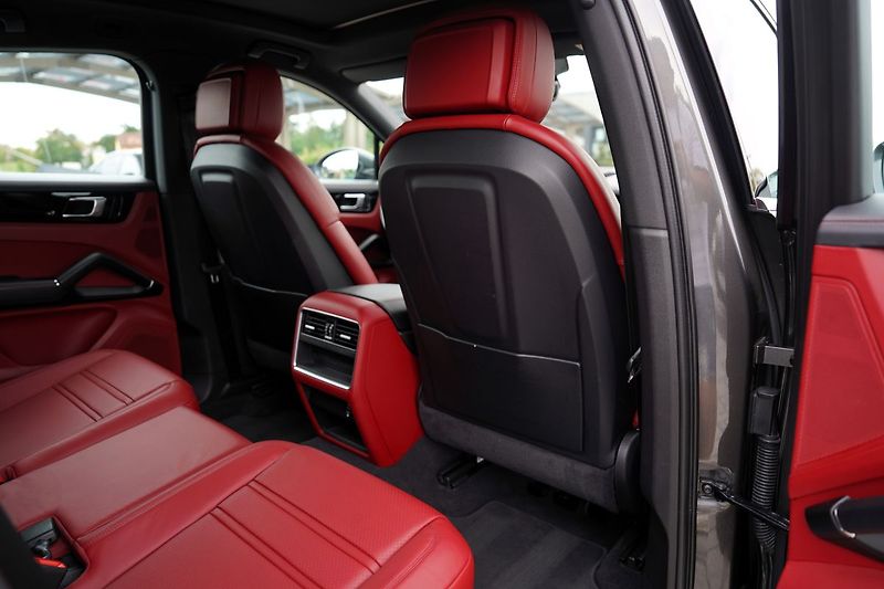 Porsche Cayenne 3.0 V6 Coupé/ČR/1.maj./340Ps - fotka 33 z 47