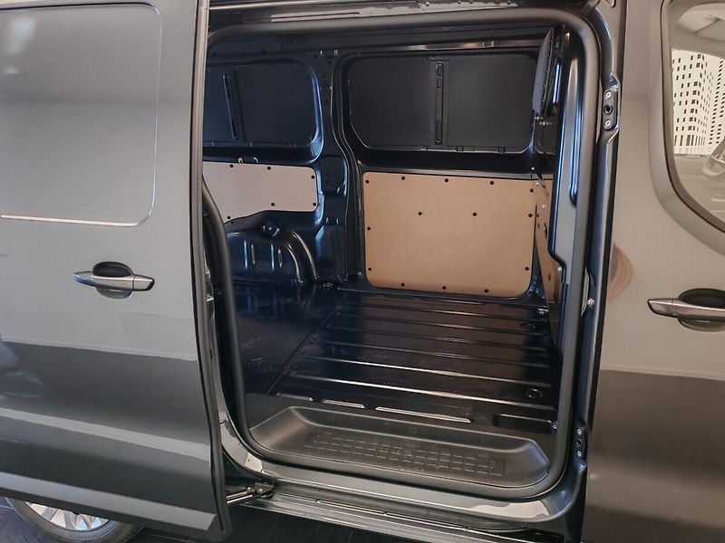 Toyota ProAce Panel Van L2 - 2.0L Diesel 177 - fotka 7 z 24
