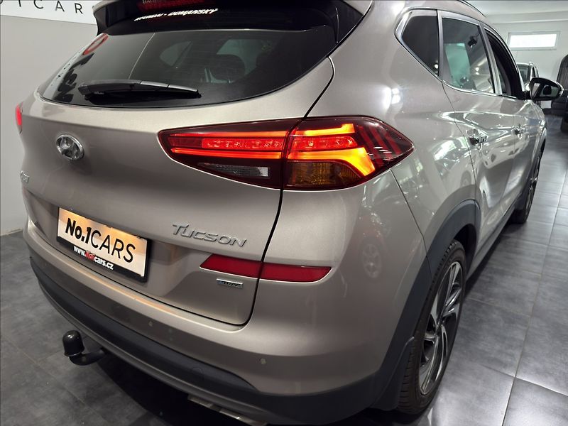 Hyundai Tucson 2,0   CRDI 4X4 136KW PREMIUM - fotka 30 z 38