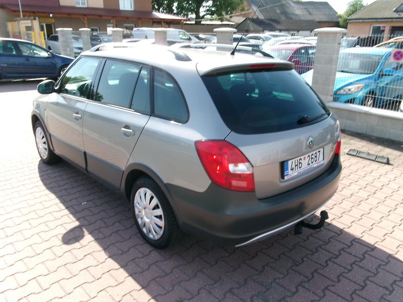Škoda Fabia (2010) 1,2TSI SCOUT KLIMA TAŽNÉ - fotka 8 z 28