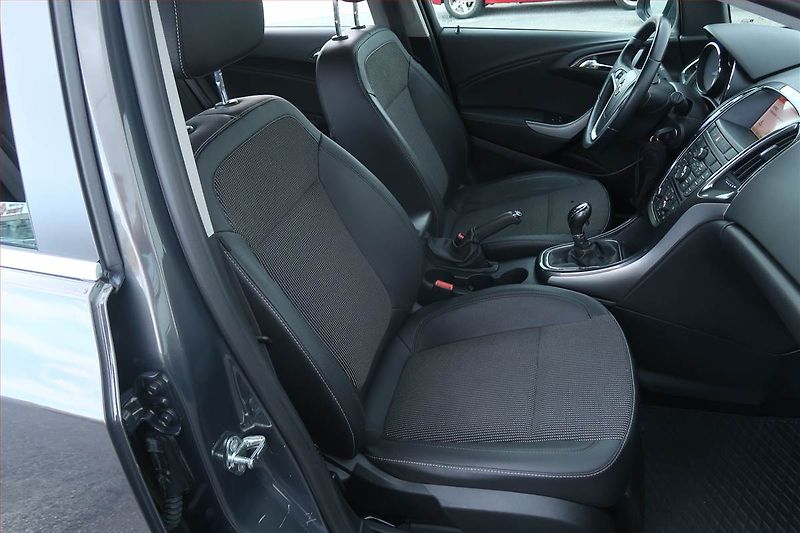 Opel Astra (2014) Cosmo 1.4 T, LPG, Serv.kniha - fotka 9 z 18