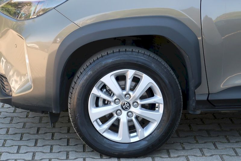 Toyota Yaris Cross (2023) Comfort Tech1,5 Hybrid 4x4 e-C - fotka 29 z 29