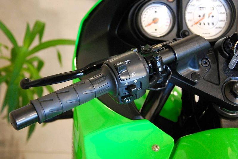 Kawasaki Ninja 250 R (2010) Ninja 250R - hezký stav, ŘP sk - fotka 9 z 20
