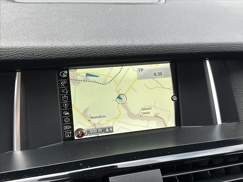 BMW X3 2,0 28i 245PS  Advantage A/T 4 - fotka 33 z 53