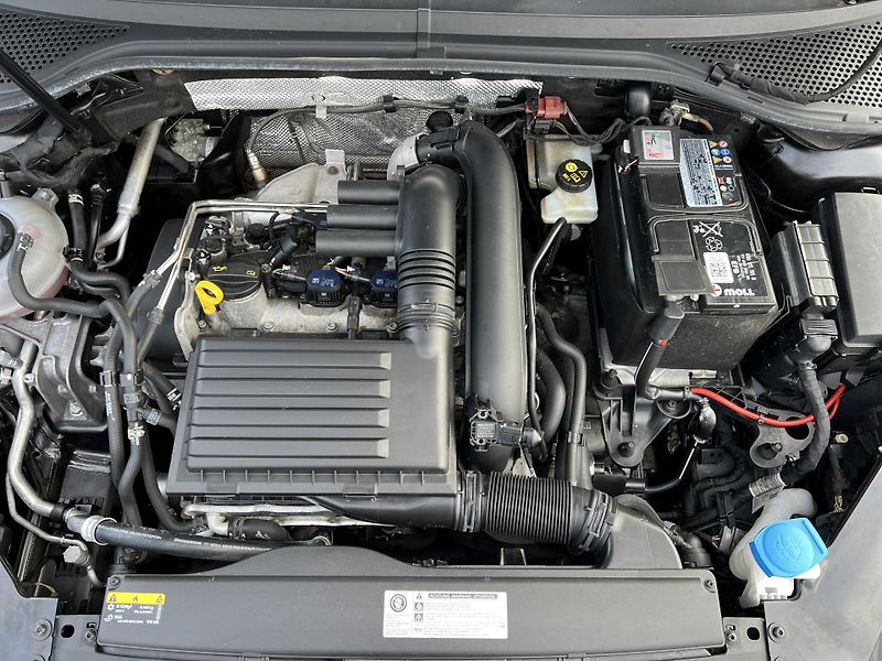 Volkswagen Passat 1.4TSi 110kw DSG NAVI KAMERA - fotka 39 z 45