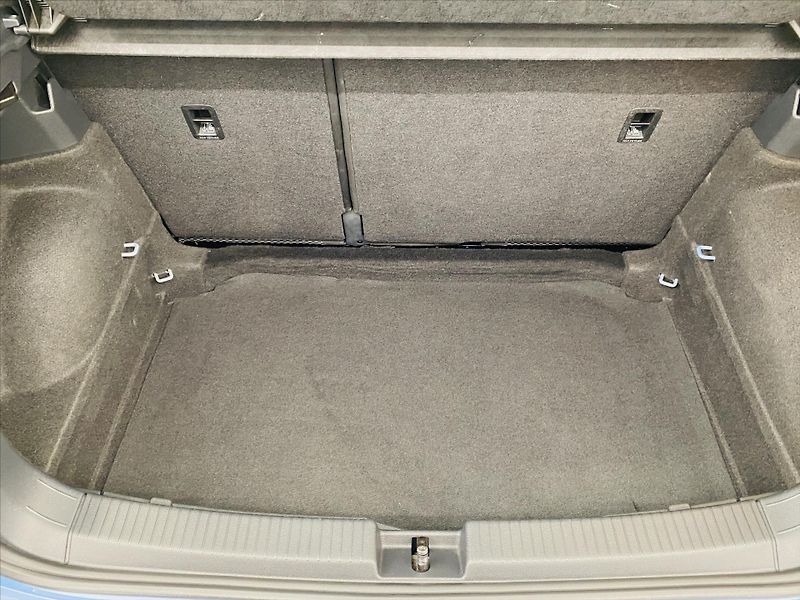 Volkswagen T-Cross 1,0 TSI 70kW Life - fotka 23 z 26