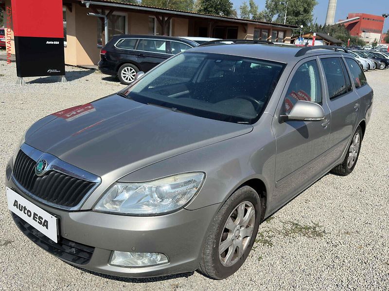 Škoda Octavia (2010) 1.6TDi, DSG - fotka 3 z 17