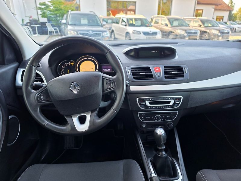 Renault Mégane (2009) 1.6 i Rozvody,TOP - fotka 14 z 27