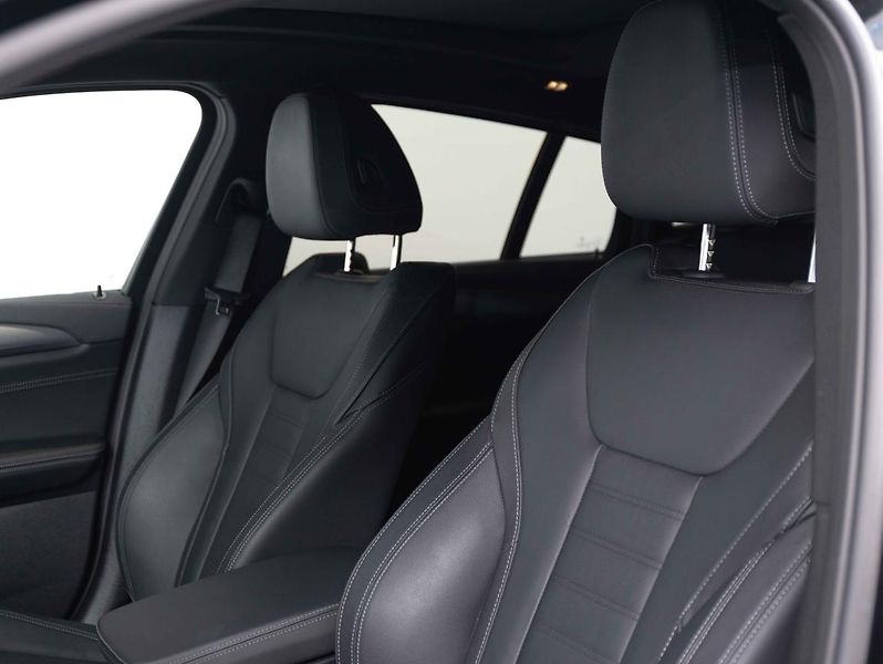 BMW X4 M40i - fotka 19 z 23