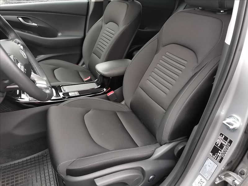 Hyundai i30 1,5 TGDI WG STYLE SAFETY - fotka 7 z 17