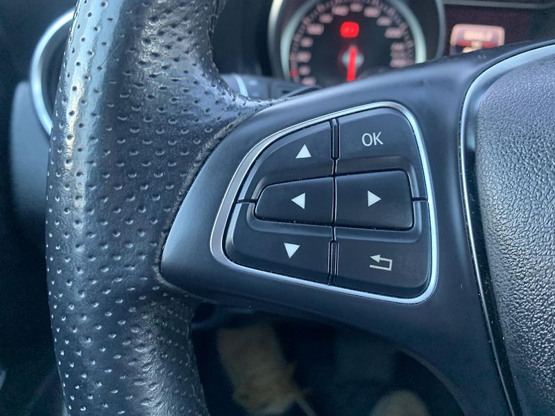 Mercedes-Benz GLA (2019) 220d 4 Matic, ser.knížka - fotka 24 z 30