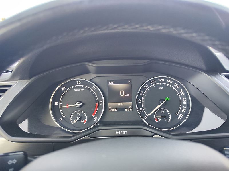 Škoda Superb 2.0 TDI/110kW Style DSG - fotka 16 z 32