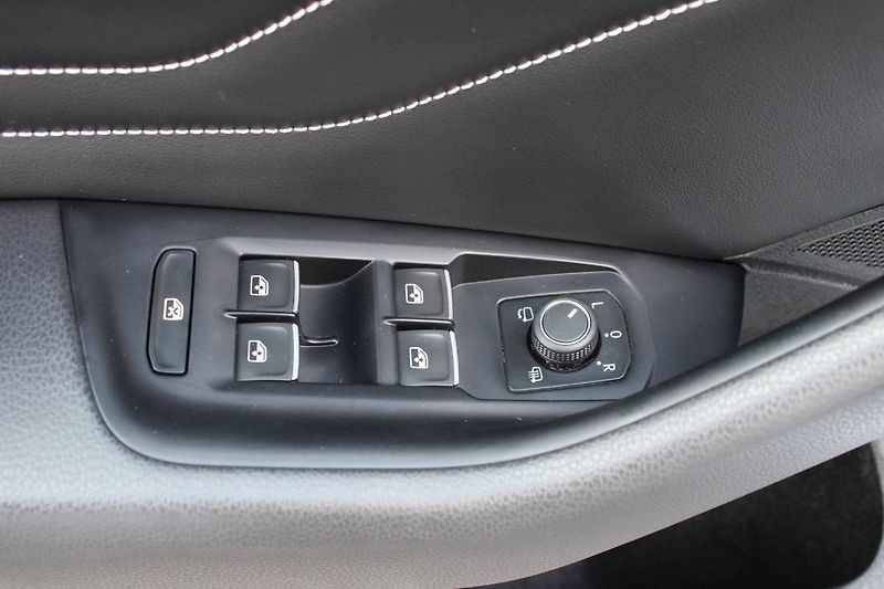 Volkswagen Passat (2023) 2.0 TDI 4x4 147kW Webasto Tažn - fotka 14 z 35