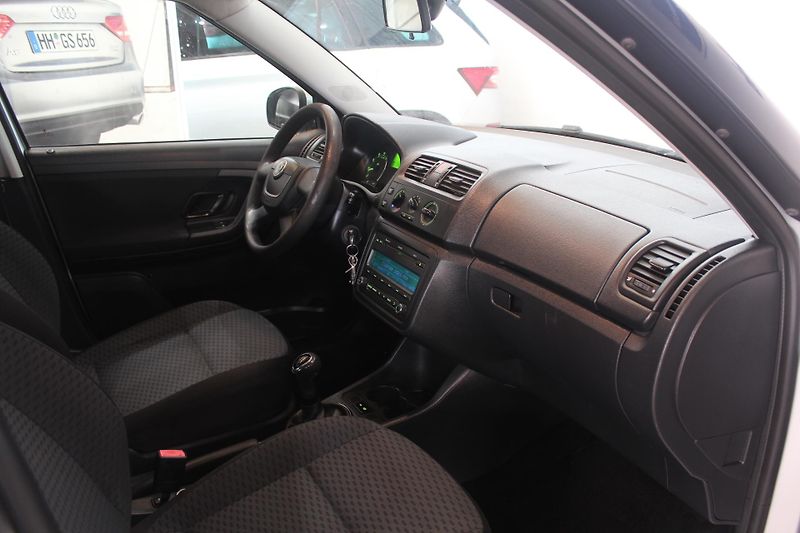 Škoda Fabia (2011) 1.2TSI 63kW Klima  - fotka 18 z 27