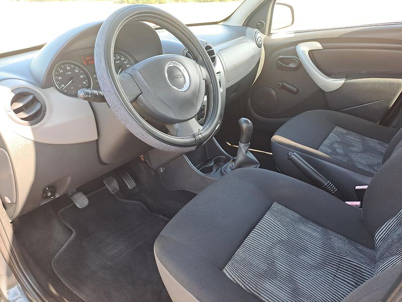 Dacia Sandero (2010) 1.4 2xKOLA, PĚKNÝ STAV - fotka 9 z 25