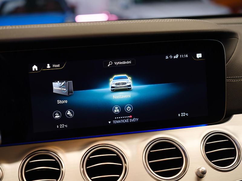 Mercedes-Benz Třídy E 300de 4MATIC AMG Line, DPH - fotka 26 z 34