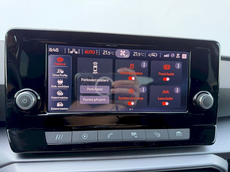 Seat Leon (2023) 1.5 TSI 96kW FR - fotka 15 z 35