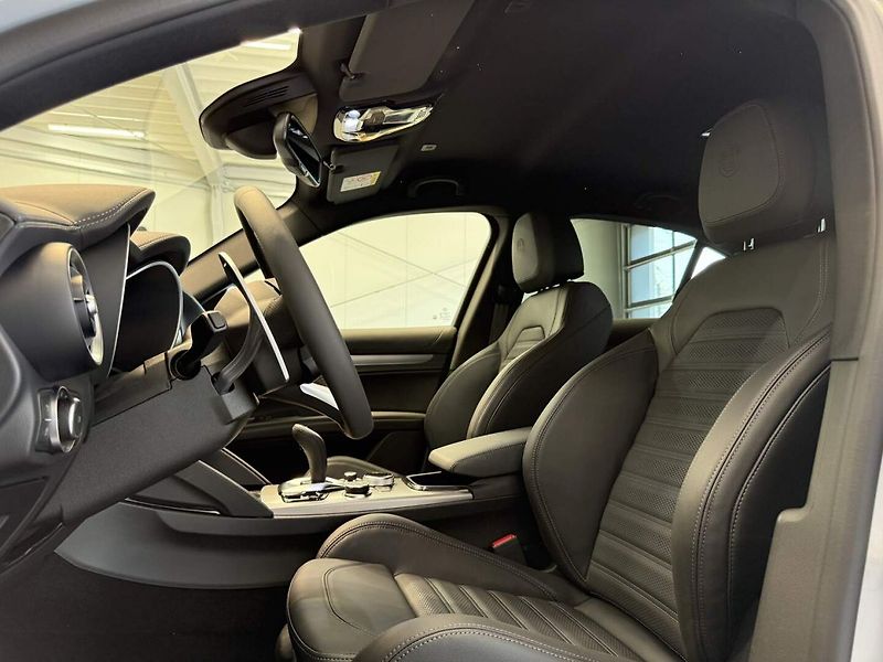Alfa Romeo Stelvio (2026) Veloce 2.2 JTDm 210k Q4 - fotka 18 z 24