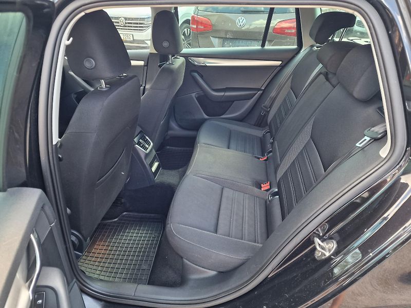 Škoda Octavia 1,6TDI 85KW VÝHŘEV TAŽNÉ  - fotka 8 z 19