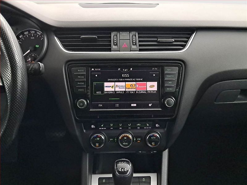 Škoda Octavia (2015) 2.0 TDI, 4X4, Automat, Navi - fotka 12 z 22
