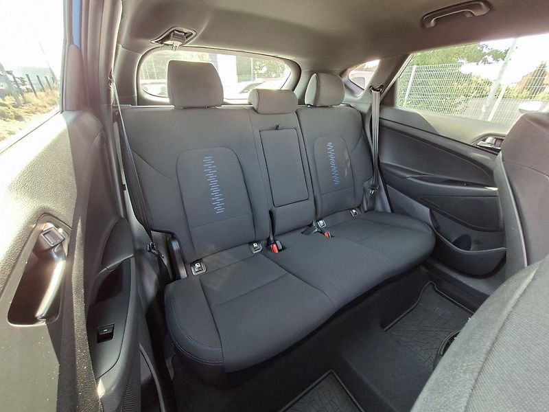 Hyundai Tucson 1,7 D 116k M6 - fotka 6 z 24