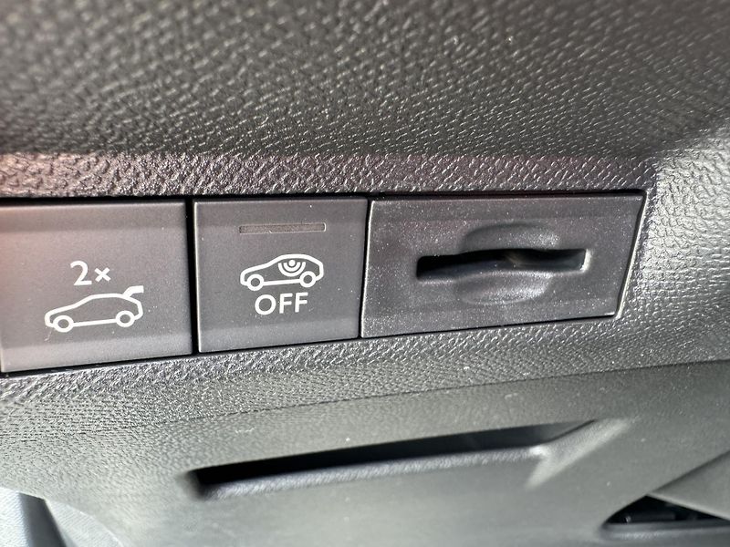 Peugeot 3008 (2024) GT - fotka 17 z 21