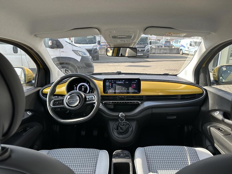 Fiat 500 (2026) Torino HB 1,0 BSG 65k MT6  - fotka 13 z 17