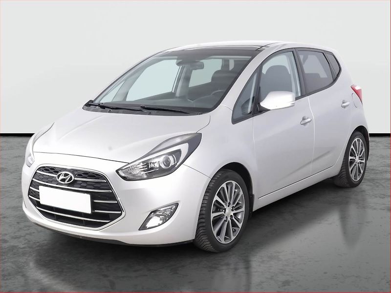 Hyundai ix20 (2015) 1.6 CVVT, Navi, Tempomat - fotka 2 z 16