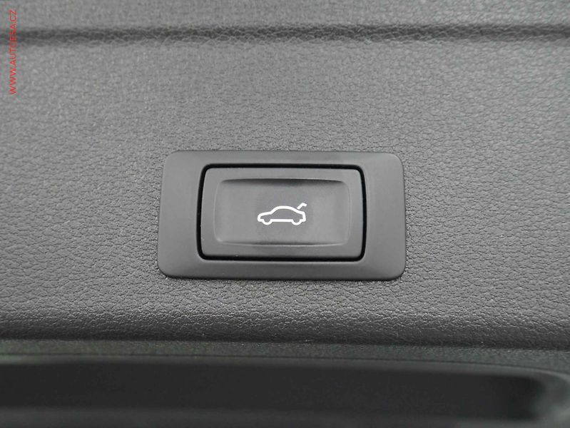 Audi A4 (2017) 2.0 TDI, 2.maj, AC, temp - fotka 22 z 23