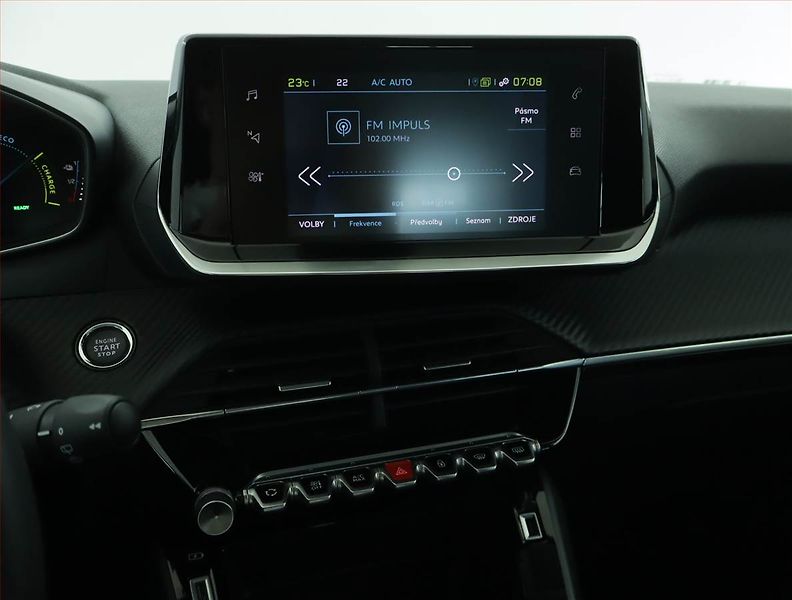 Peugeot 208 (2021) 50 kWh, SoH 90%, Automat - fotka 11 z 18