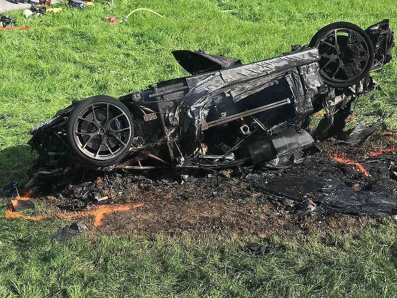 Před nehodou Richard Hammond ztratil nad autem kontrolu.