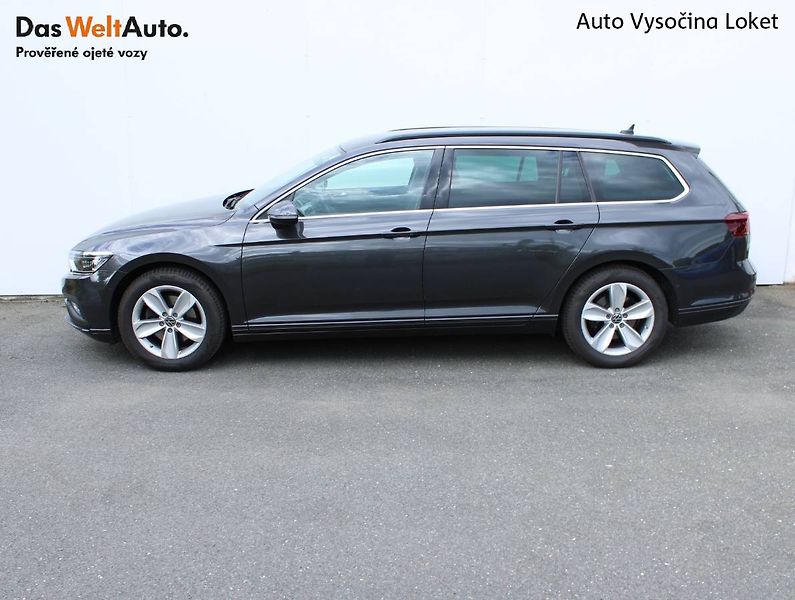 Volkswagen Passat (2022) 1.5 TSI 110kW DSG Head UP disp - fotka 3 z 35