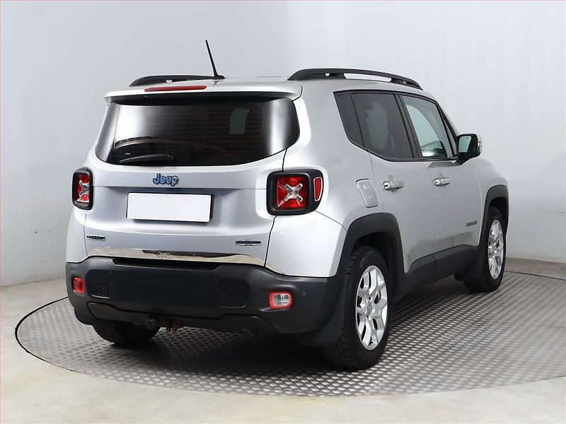 Jeep Renegade (2014) 1.6 MultiJet, Tempomat - fotka 5 z 16