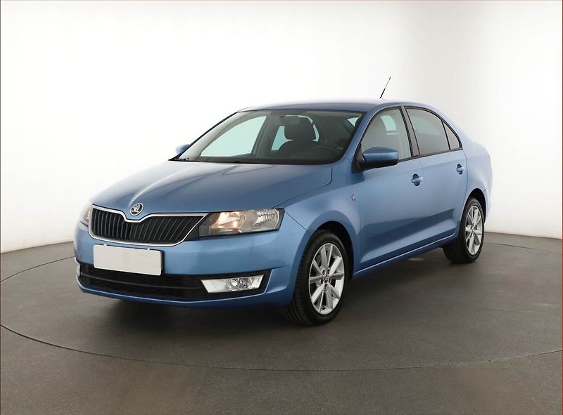 Škoda Rapid (2013) 1.2 TSI, Park. senzory - fotka 2 z 13
