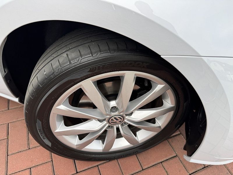 Volkswagen Golf (2017) 1.4TSi HighLine LED Navi Pano - fotka 48 z 50