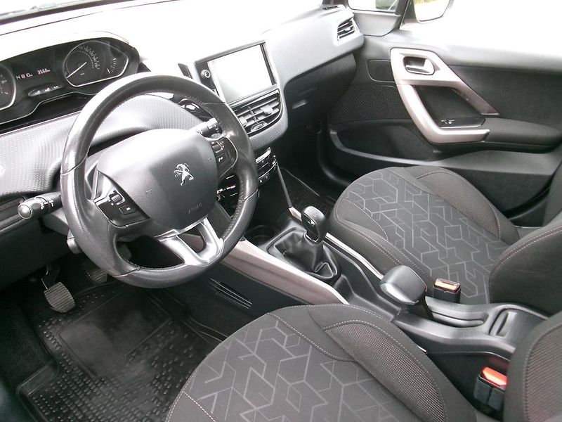 Peugeot 2008 (2015) 1.2i 81kW KOUPENO ČR,1.MAJITEL - fotka 9 z 15