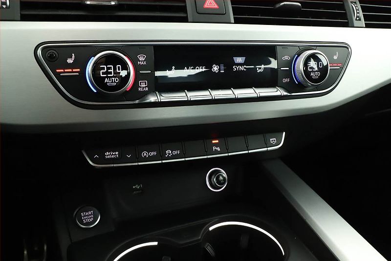 Audi A4 (2018) 40 TFSI, 4X4, Automat, ČR - fotka 17 z 20