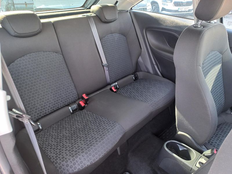Opel Corsa (2016) 1.4i 66kW 3-dv - fotka 13 z 18