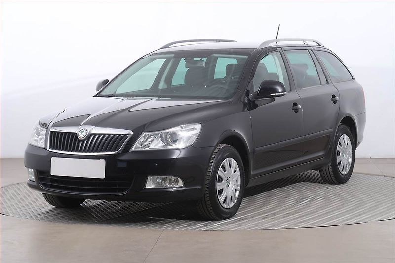 Škoda Octavia (2012) Ambition 1.2 TSI, Serv.kniha - fotka 2 z 18