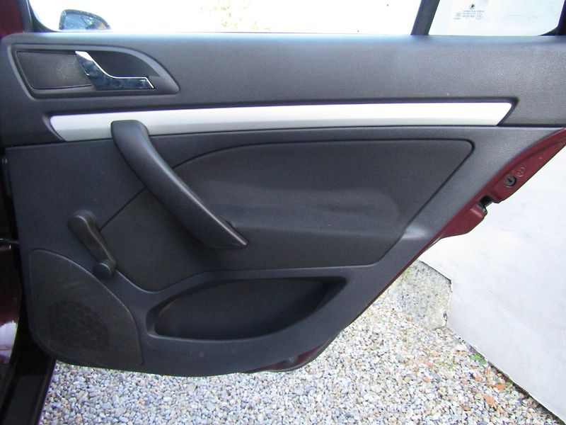 Škoda Octavia (2010) 1.6 TDI 77kW  DSG - fotka 23 z 34
