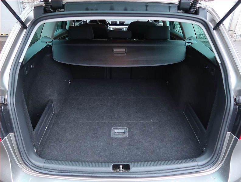 Volkswagen Passat (2014) Comfortline 2.0 TDI, Automat - fotka 14 z 18