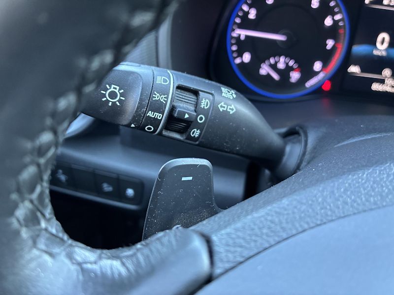 Hyundai Kona 1.0T-GDi 88kW SMART AUTOMAT - fotka 28 z 32