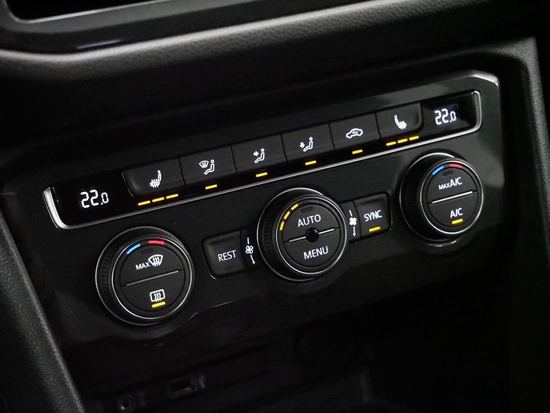 Volkswagen Tiguan Allspace - fotka 32 z 35