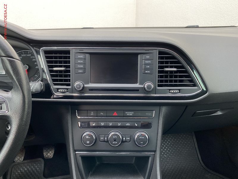 Seat Leon (2015) 2.0 TDi, Style, navi, +ALU - fotka 12 z 19