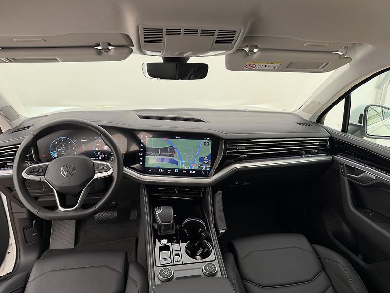 Volkswagen Touareg 3.0Tdi*1-MAJ*DPH*ELEGANCE* - fotka 22 z 45