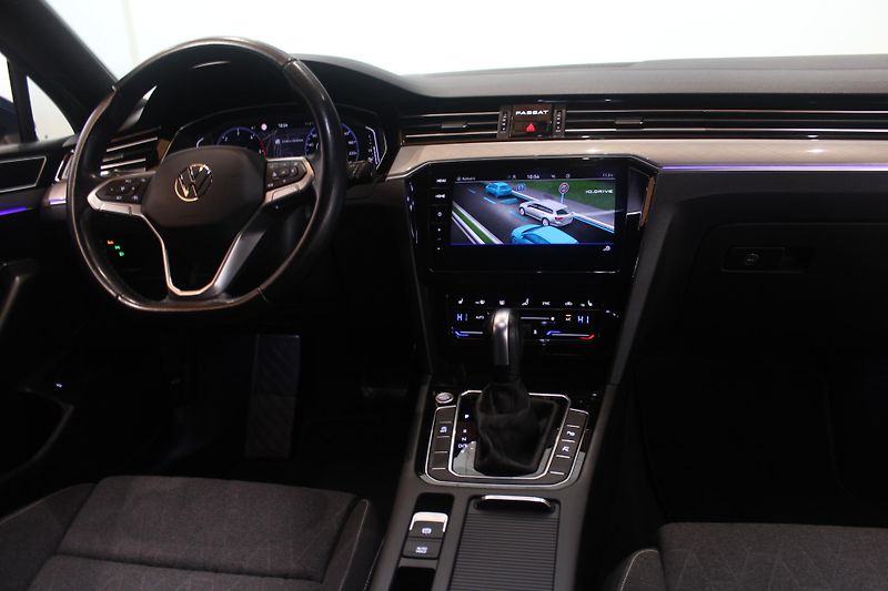 Volkswagen Passat (2023) 2.0TDI DSG Nez.Topení Display  - fotka 31 z 38